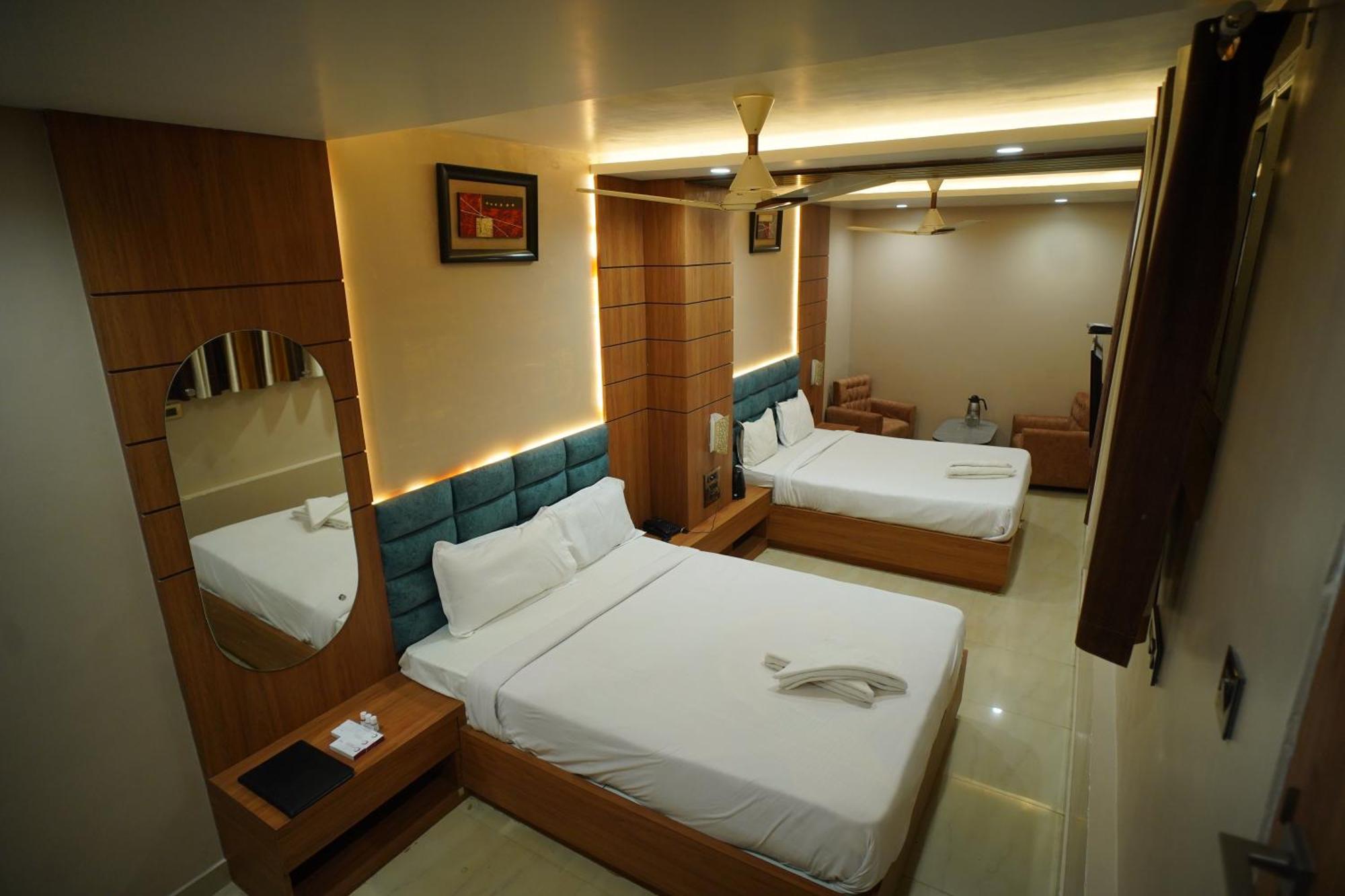 Hotel New Grand Deoghar Exteriör bild