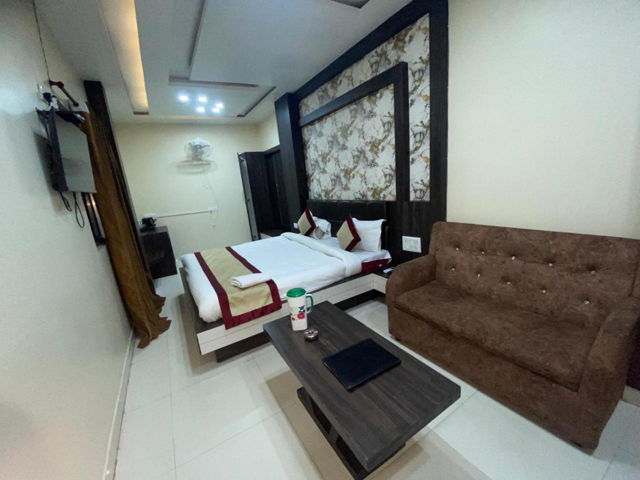 Hotel New Grand Deoghar Exteriör bild