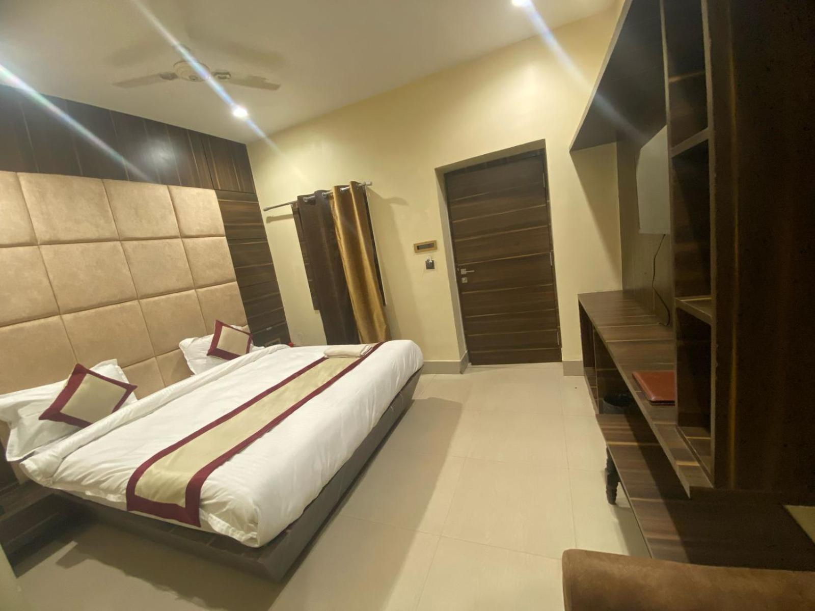 Hotel New Grand Deoghar Exteriör bild
