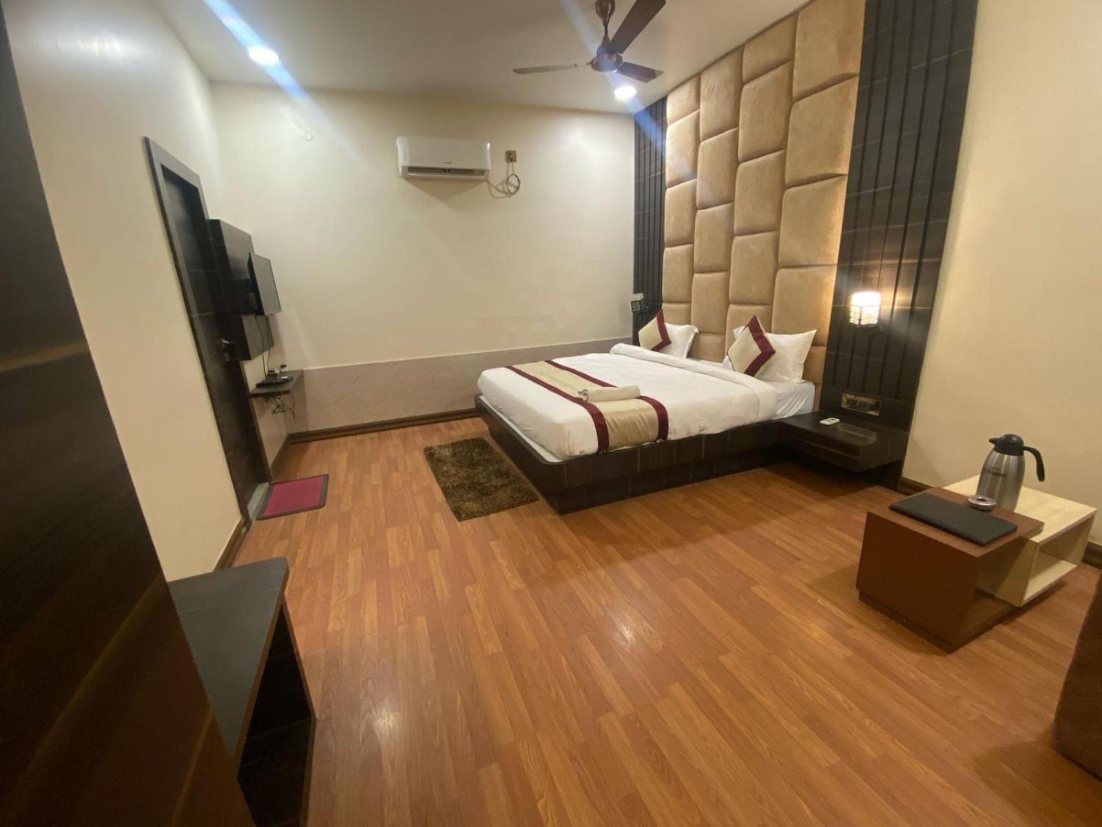 Hotel New Grand Deoghar Exteriör bild